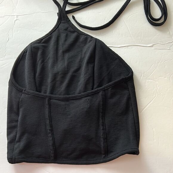 URBAN OUTFITTERS Size X-Small Black Cropped Stretch Knit Halter Top Truly Madly - Picture 4 of 7